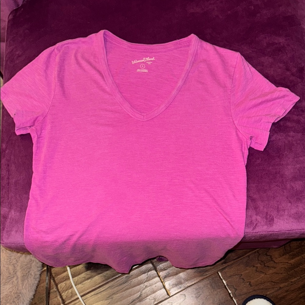 Universal Thread shortsleeve casual shirt Women's Pink V-Neck Top size Small - Picture 8 of 8